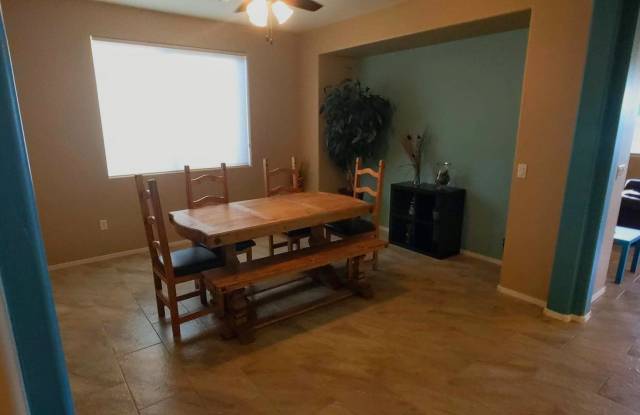 8431 N Douglas Fir Drive Gallery 4