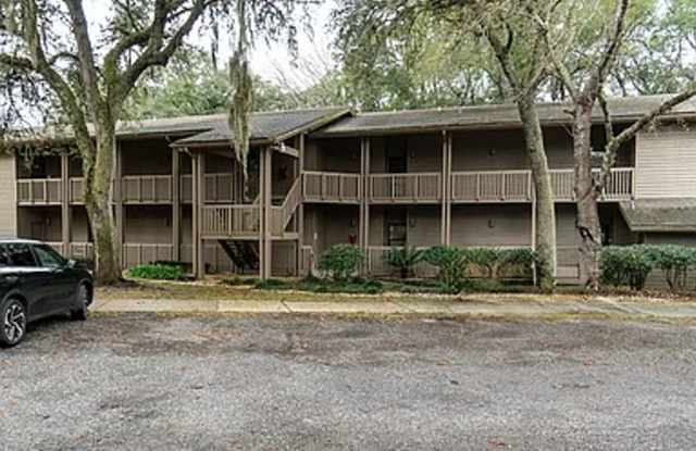 Charming 1BR Plus Bonus Space Condo on 2nd Floor in Middleburg - 2930 Ravines Road, Clay County, FL 32068