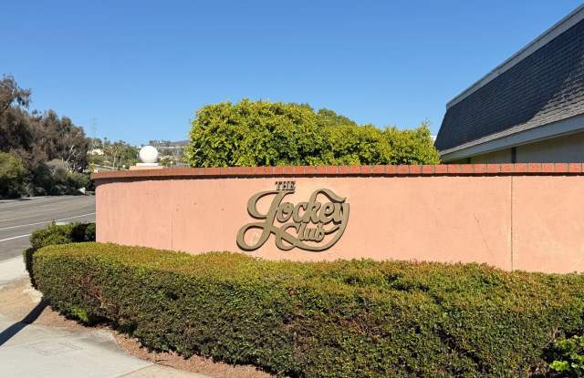 Discover Luxury Living in One of Carlsbad's Most Exclusive Gated Communities Gallery 4