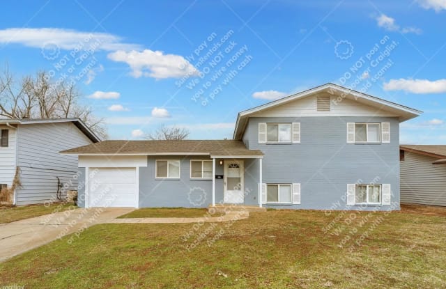 909 Astoria Ave - 909 Astoria Avenue, Moore, OK 73160