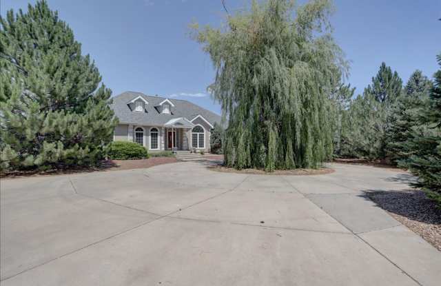 Amazing Custom Ranch with Privacy and Sprawling Mountain Views! photos photos