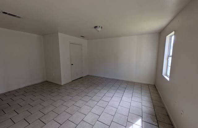 5333 Washington Ct Gallery 3
