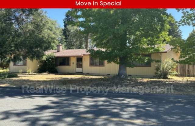 615 SW Westholm Ave photos photos