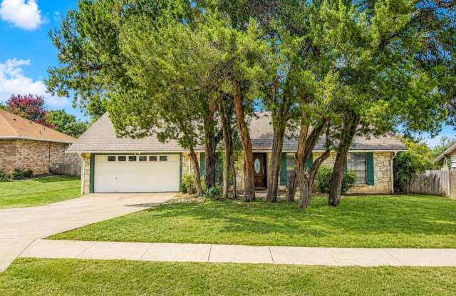 Spacious 3/2 Rental in North East Independent School District with Stone Fireplace, Covered Patio & Mature Trees!  Conveniently located near shopping, restaurants, Comanche Lookout Park, Loop 1604, Nacogdoches Rd, Ft. Sam and Randolph AFB. photos photos