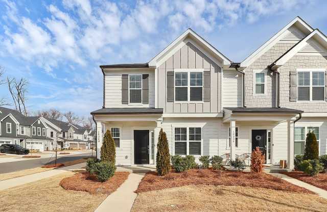 Beautiful three bedroom townhome - 10340 Guardian Drive, Charlotte, NC 28273