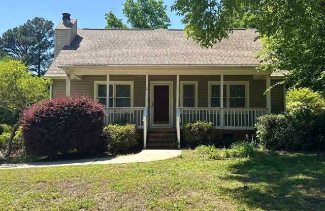 3 BD, 2 BA Home with Large Screened-In Porch photos photos