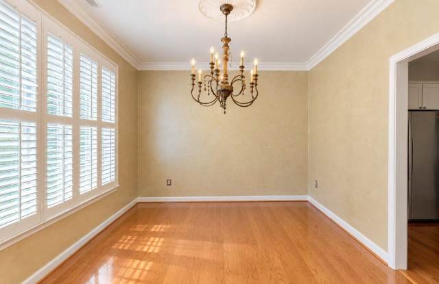 28492 WOODS Drive Gallery 3