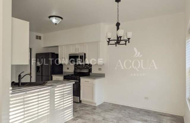 2551 oak tree lane Gallery 1