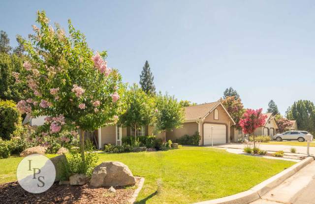North Fresno Home, 3BR/2BA, Built 1991 – with Solar + Clovis North School District! photos photos
