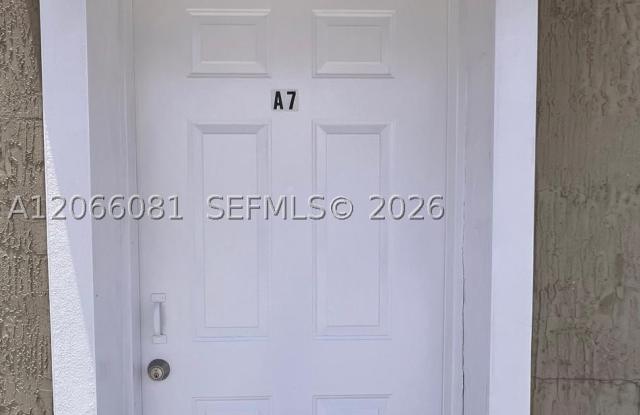 1625 NW 35th St photos photos