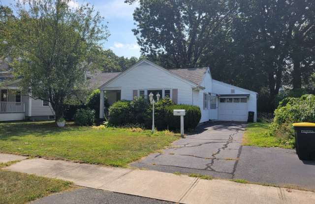 Spacious 3-Bedroom Single Family Home for Rent in Longmeadow! photos photos
