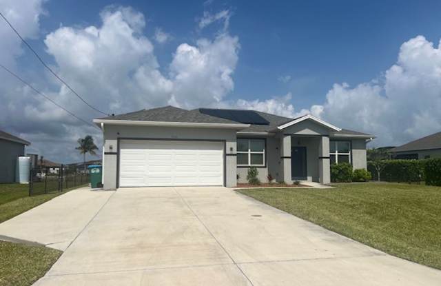 Stunning furnished Pool Home for Rent in NW Cape Coral photos photos