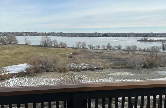 Beautiful Lake Front Condo FULLY FURNISHED w/Private Pool and Dock access! photos photos