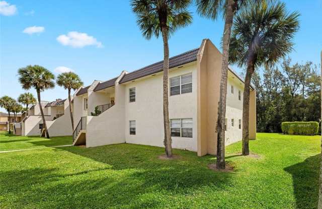 110 Lake Meryl Dr Gallery 3