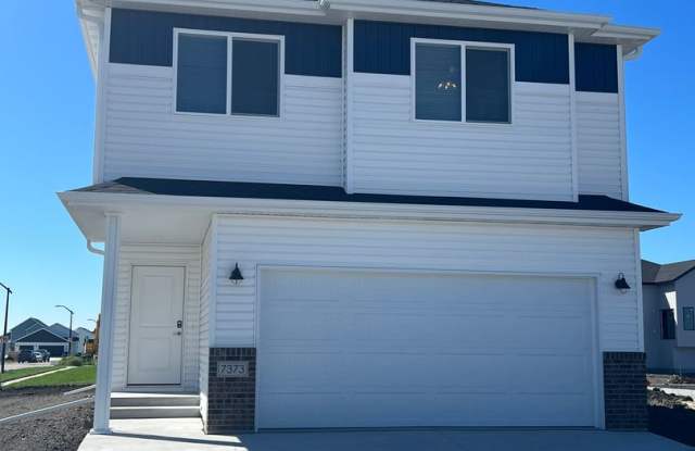 New 3 bedroom/2 bathroom house photos photos