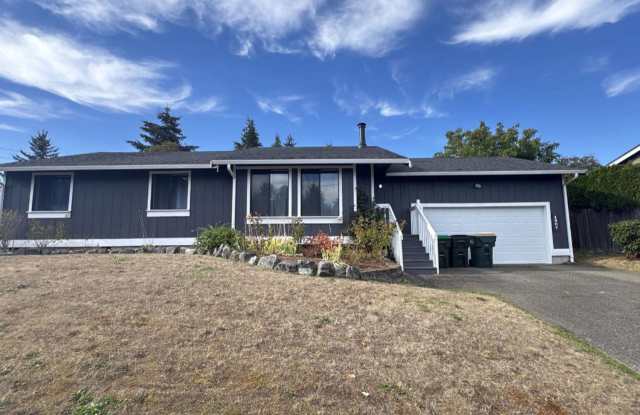 Updated 3bd 2bath Olympia Rental w/Attached Garage & Fenced Yard Gallery 1