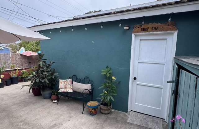 Charming & Cozy Home Near the Beach! Gallery 3