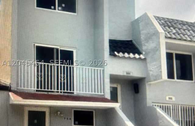 984 W 40th St - 984 West 40th Street, Hialeah, FL 33012