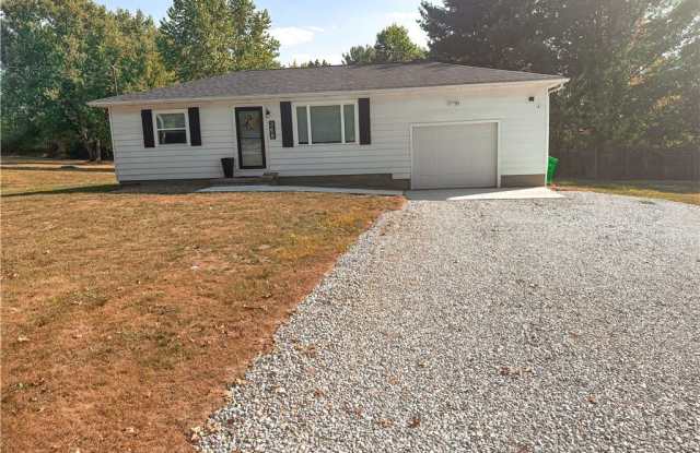 368 Portsmouth Street - 368 Portsmouth Avenue, Barberton, OH 44203