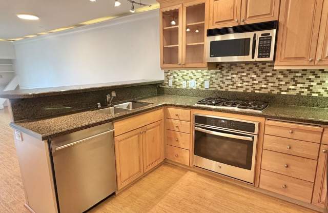 Capitol Hill 2 Bedroom w/ Incredible Views! Available Now! - 311 East Republican Street, Seattle, WA 98102