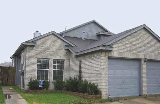 1928 Geary St - 1928 Geary Street, Garland, TX 75043