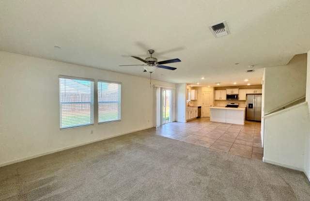 Perfect 5 bedroom, 3.5 bath home with attached private Casita - With Solar ! Gallery 4