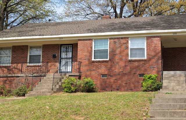 Gorgeous 2 bedroom 1 bathroom - Appliances are included - Lenox Area - Open To Section 8 - 135 Roberta Drive, Memphis, TN 38112 Gorgeous 2 bedroom 1 bathroom - Appliances are included - Lenox Area - Open To Section 8 - 135 Roberta Drive, Memphis, TN 38112