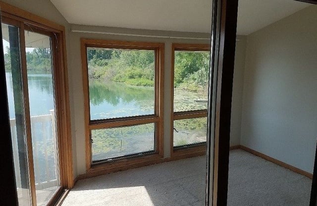 1542 Lamberton Lake Drive Northeast Gallery 2
