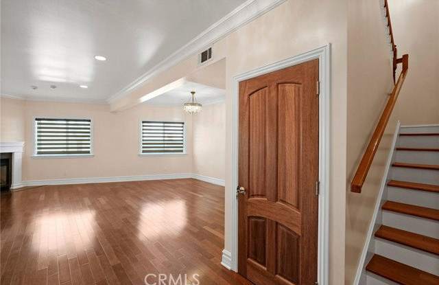 11989 Laurelwood Drive Gallery 3