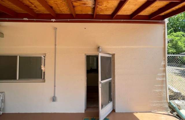Studio Apartment - All basic utilities included photos photos