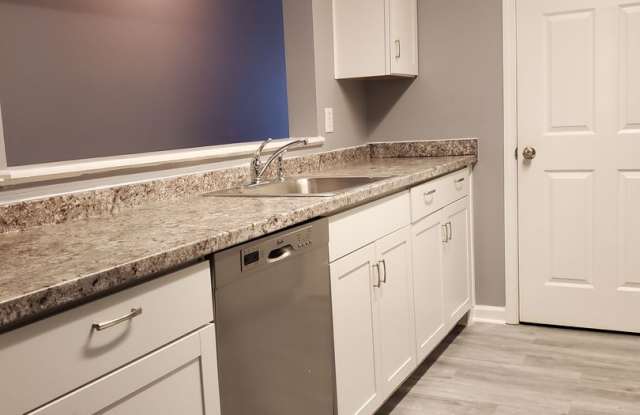 Must apply on our property management website only!  Open House  Sunday October 11th from 3:00PM -3:30PM Spacious Condo Gallery 1