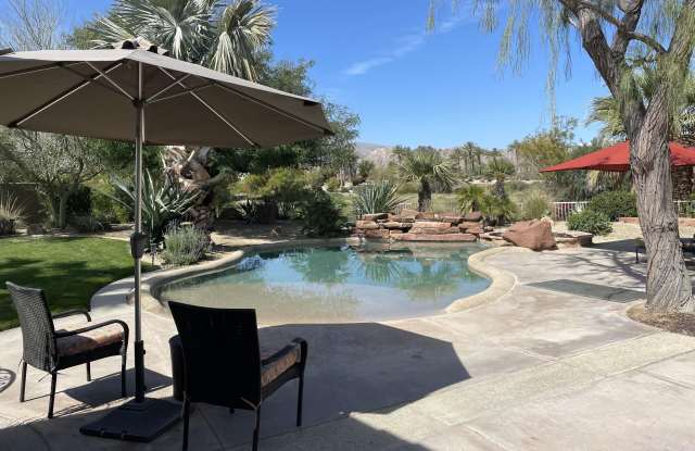 60189 Poinsettia Place Gallery 2