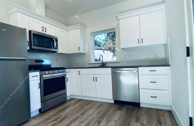 Modern 1 Bedroom ADU near Downtown Bend - utilities included! Gallery 3