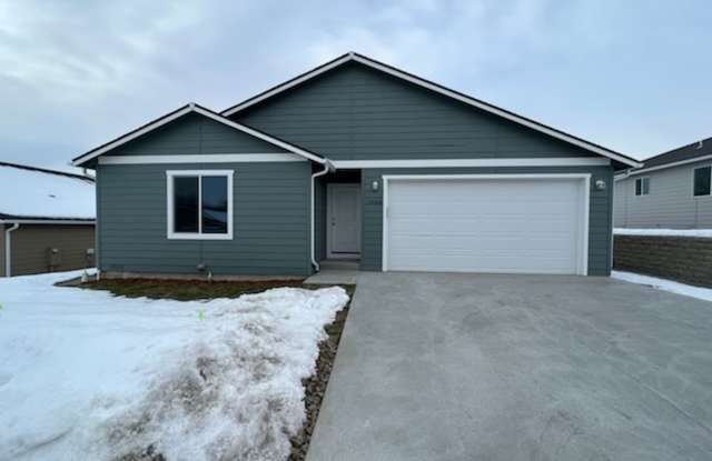 Luxury 3 bedroom, 2 bath home with double garage! Gallery 1