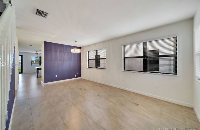 3419 W 100th Ter Gallery 3
