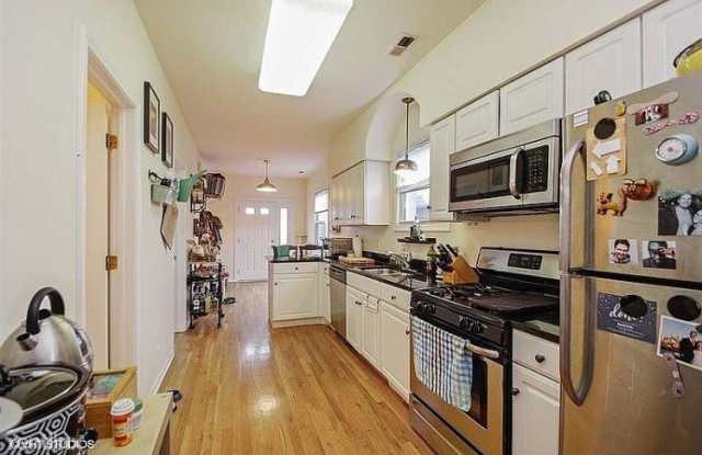 1506 W Wellington Ave O3 - 1506 West Wellington Avenue, Chicago, IL 60657