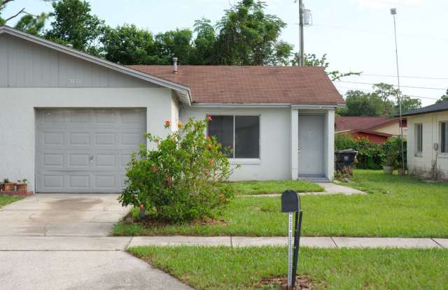 Spacious 2 Bedroom 2 Bath with Garage Available Now! photos photos