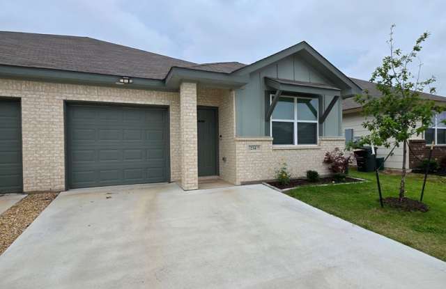 3 Bedroom / 2 Bathroom Townhome – Copperas Cove - MOVE IN READY photos photos