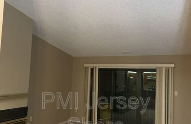 498 Danbury Lane - 498 Danbury Lane, Middlesex County, NJ 08816