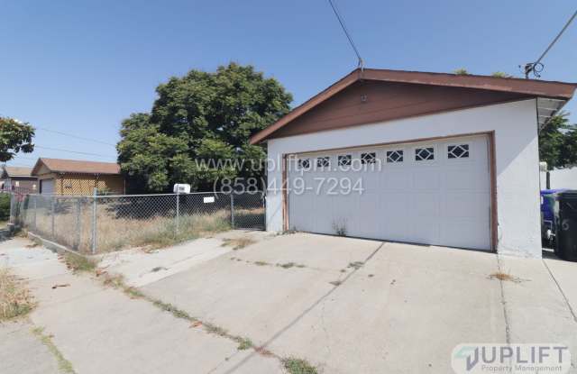 3-Bedroom, 2-Bathroom w/ Garage + Washer/Dryer photos photos