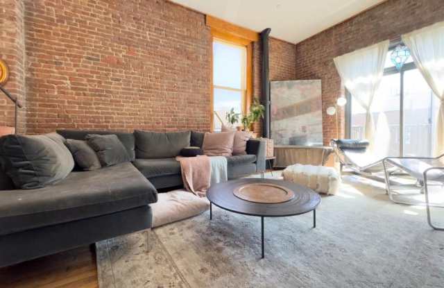 138 Broadway Gallery 2