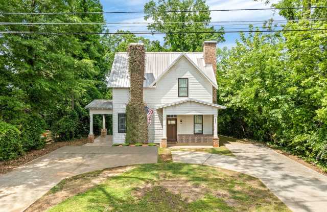 219 Debardeleben - 219 North Debardeleben Street, Auburn, AL 36830 219 Debardeleben - 219 North Debardeleben Street, Auburn, AL 36830