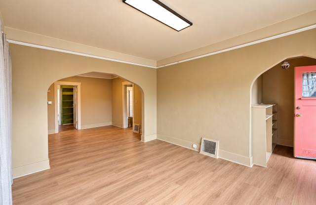 Spacious, Light-Filled House with Shed Gallery 4