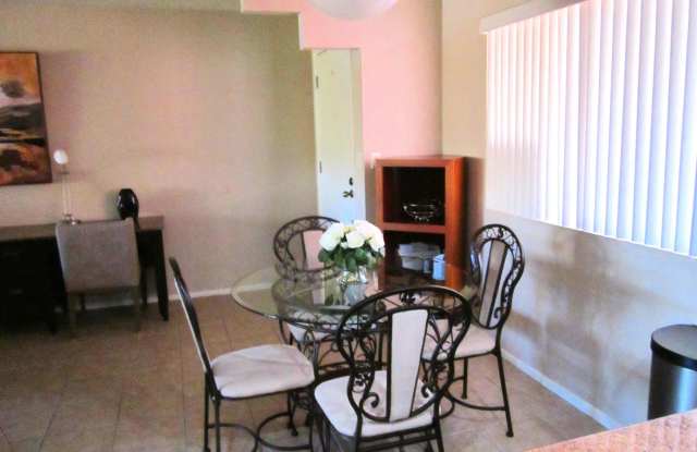 12212 N PARADISE VILLAGE Parkway photos photos