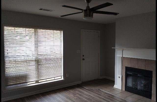 220 Gamble Rd Unit B Gallery 2