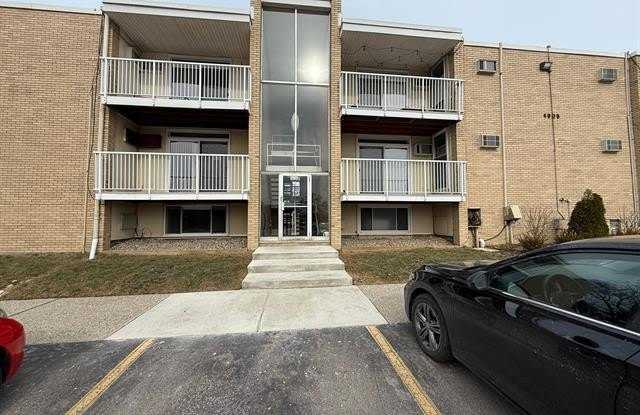 4905 CROOKS Road - 4905 Crooks Road, Royal Oak, MI 48073