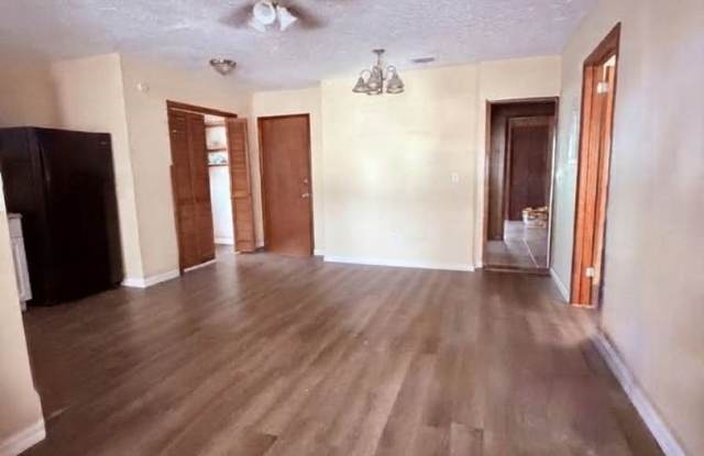 Looking for charm, space, and a fantastic workshop? This Brentwood-Evergreen gem has it all! Gallery 3