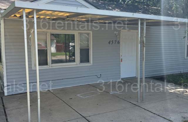 $950 - 3 bedroom / 1 bathroom - Single Family Home photos photos