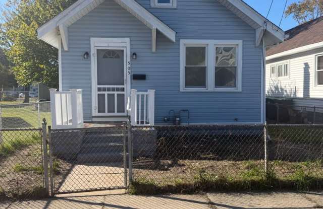 Spacious 3-Bedroom, 1-Bathroom House for Rent in Pleasantville, NJ Gallery 1
