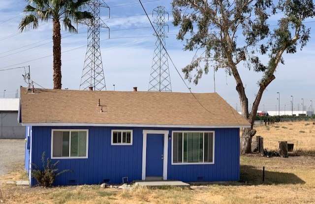 Two Bedroom Country Cottage Available in Tracy! Gallery 3